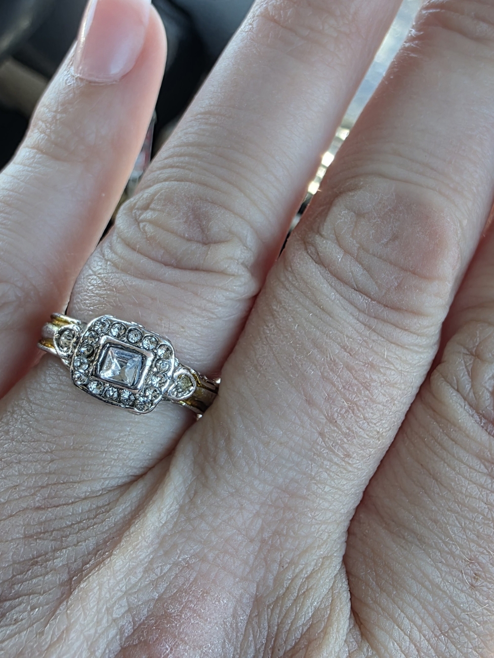 Antiqued Gold & White Gold Two-Tone Vintage Old Stock Ring, Sz 8.